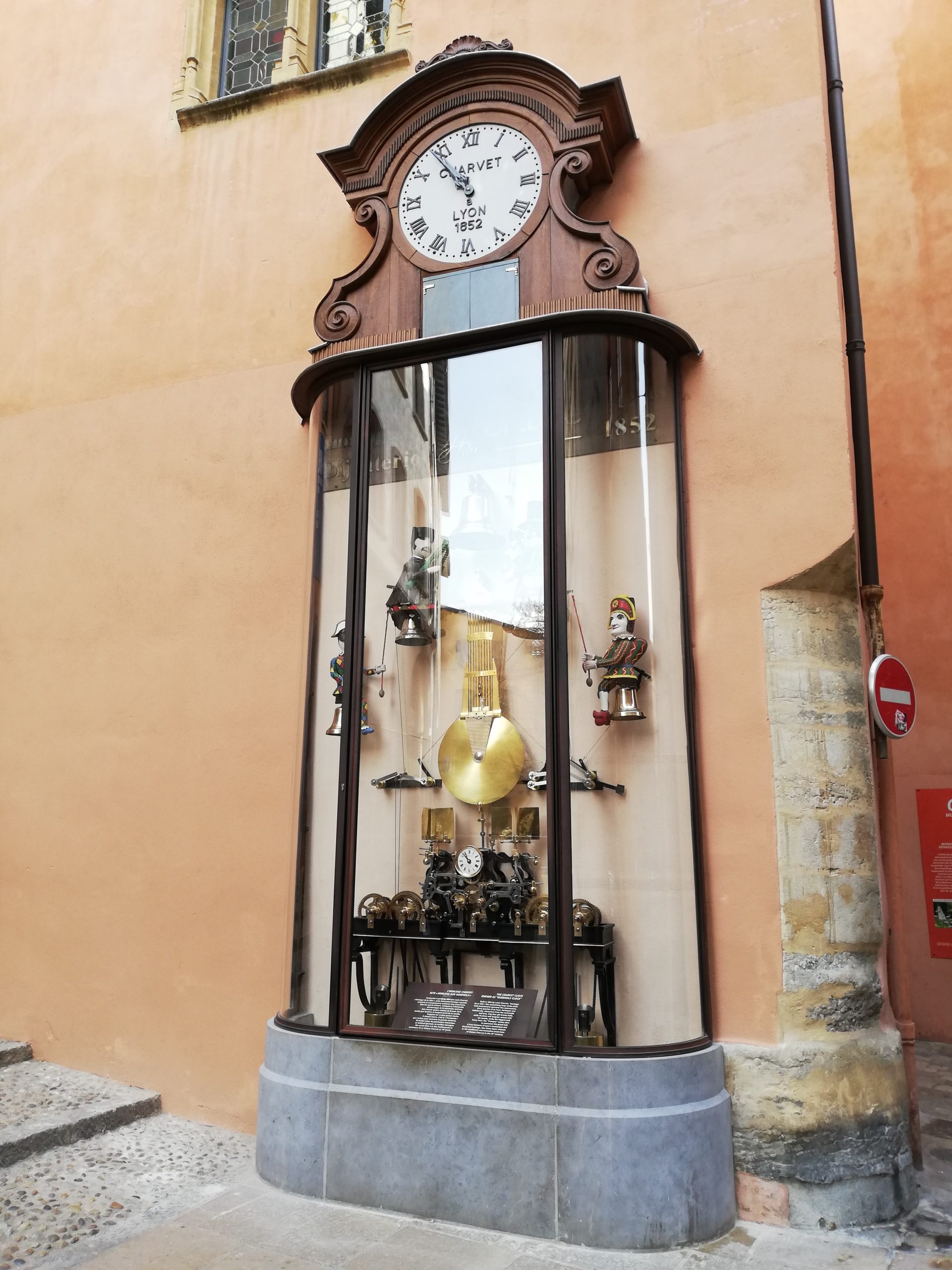 Horloge guignol